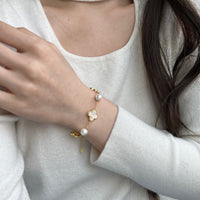 سوار Signature Jewelry الفضي عيار 925 بتصميم اللؤلؤ