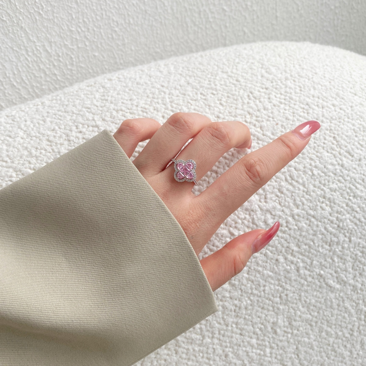 خاتم Signature Jewelry الوردي المتلألىء
