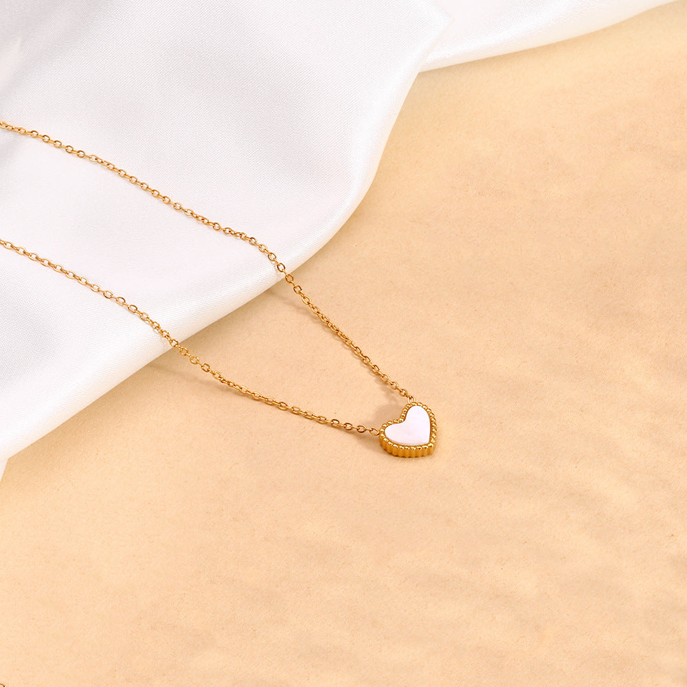 قلادة القلب الساحر الذهبي – Signature Jewelry