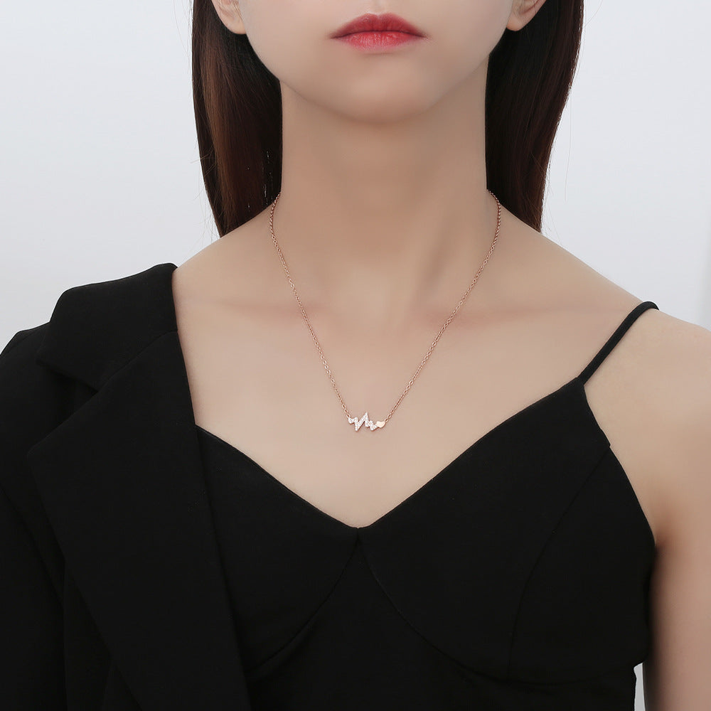 قلادة نبض الحب من Signature Jewelry