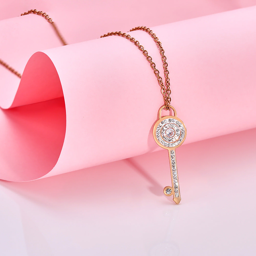 قلادة مفتاح الأناقة – Signature Jewelry
