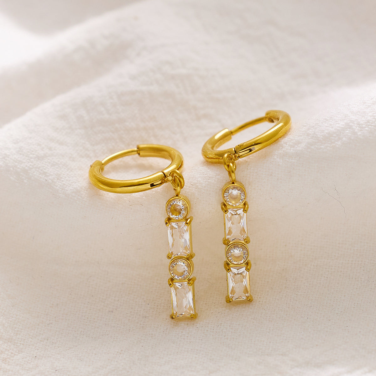 Golden Radiance Earrings – Signature Jewelry