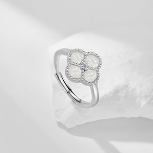 Signature Jewelry 925 Sterling Silver Mother-of-Pearl Clover Ring