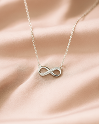 قلادة Signature Jewelry الأناقة الأبدية