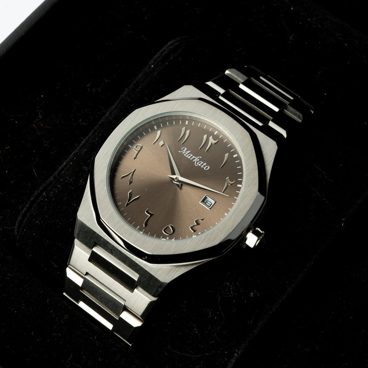 Markato Men’s Quartz Watch – Arabic Numerals Elegance