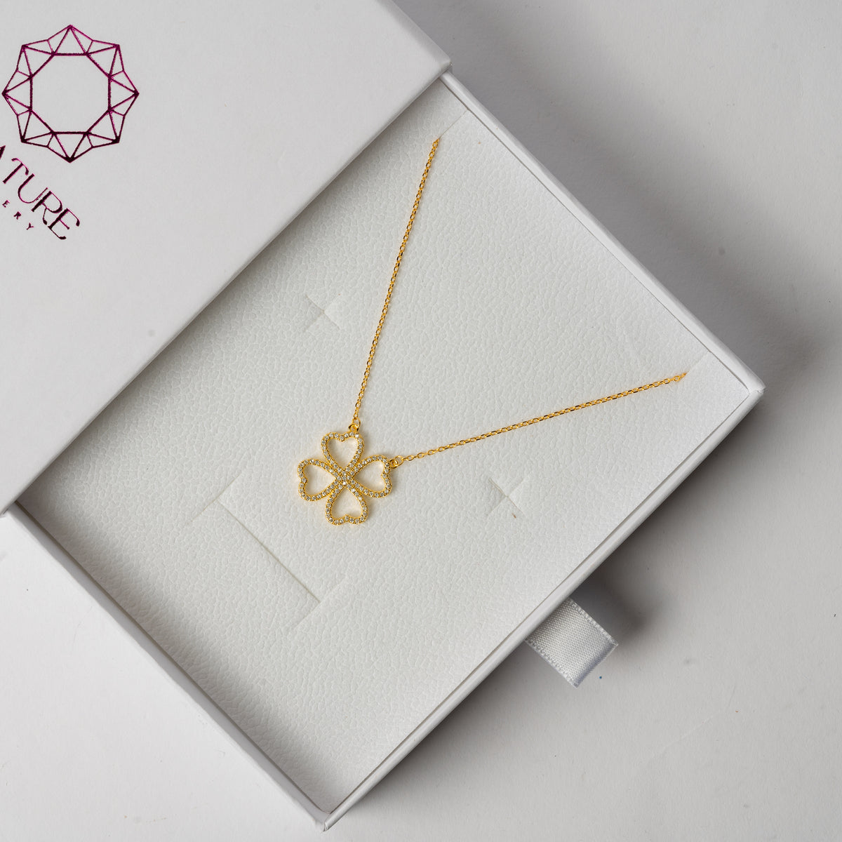 Signature Jewelry Clover Pendant