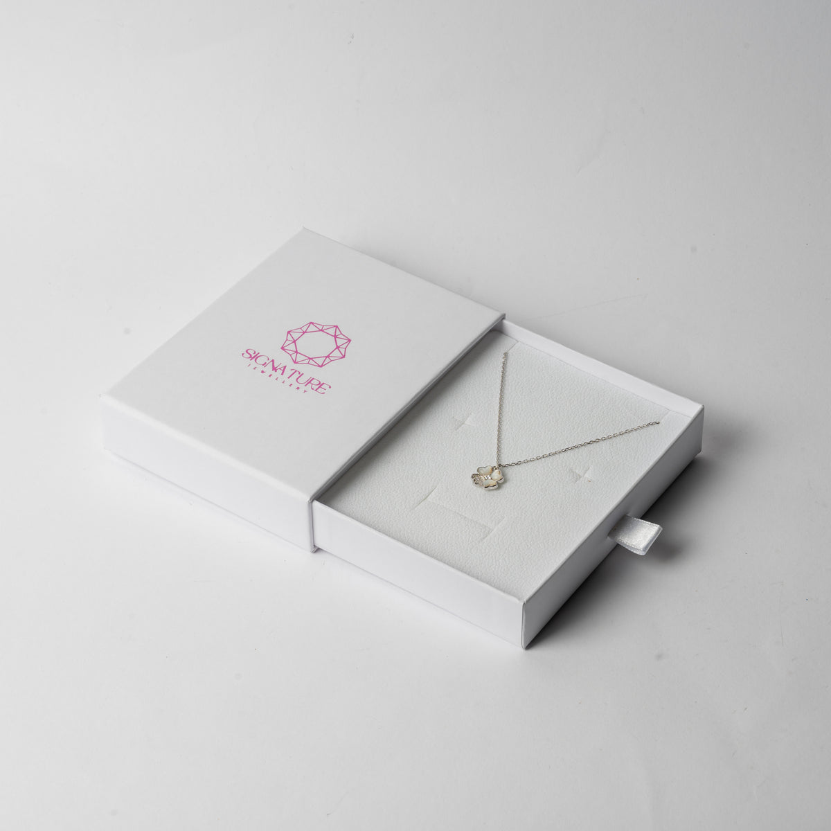 Signature Jewelry Clover Heart Pendant Necklace – 925 Sterling Silver