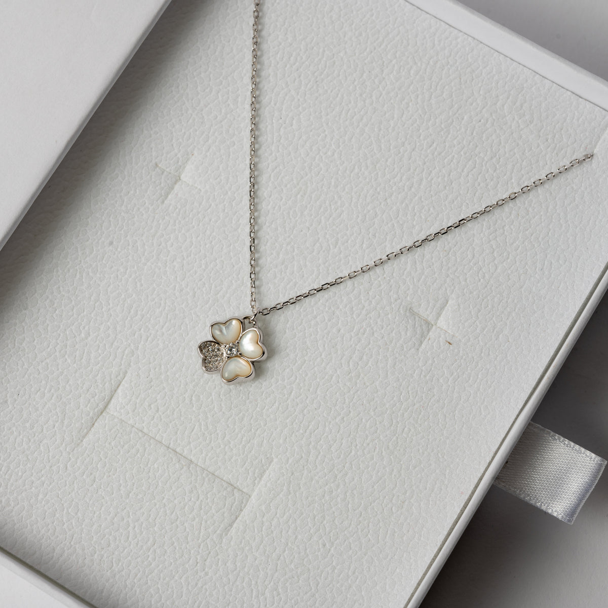 Signature Jewelry Clover Heart Pendant Necklace – 925 Sterling Silver