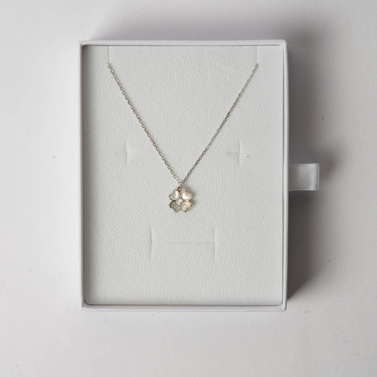 Signature Jewelry Clover Heart Pendant Necklace – 925 Sterling Silver