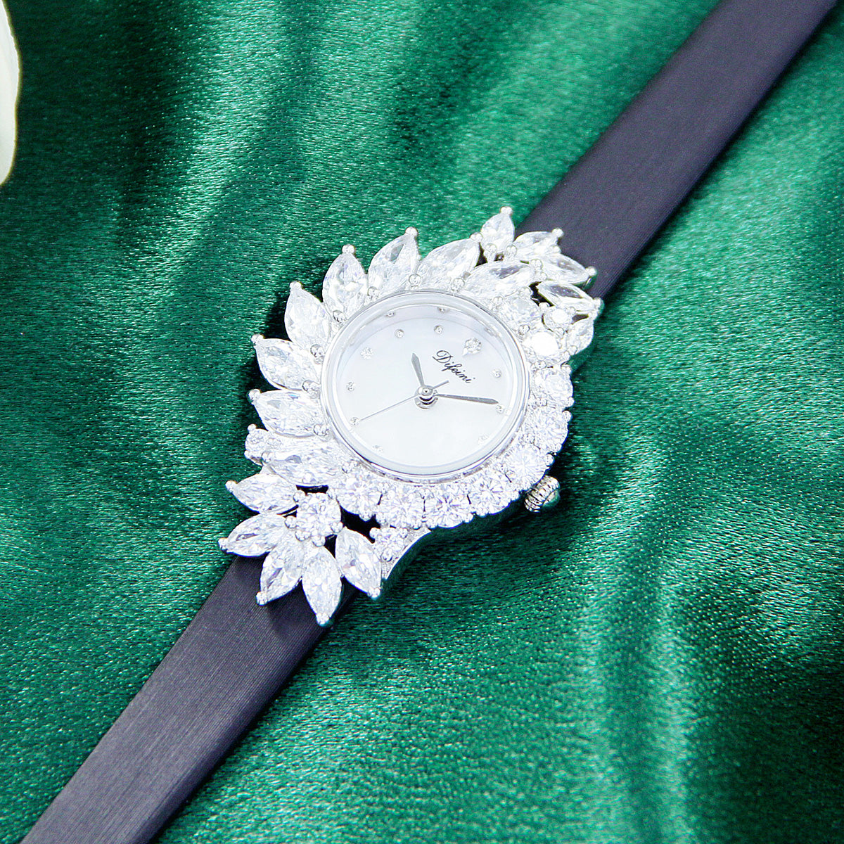 Difeini Luxury Women's Watch with Silk Leather Strap