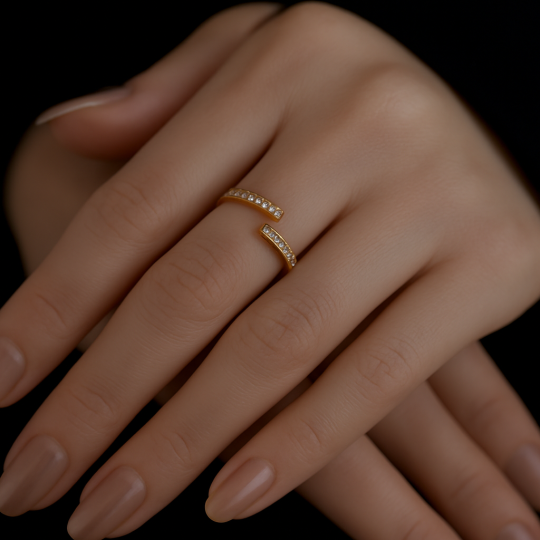 خاتم Signature Jewelry الفضي الإسترليني عيار 925 بتصميم مفتوح ملفوف
