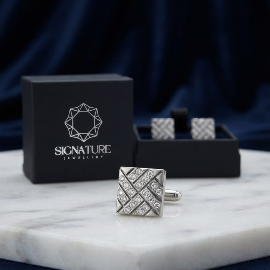 أزرار أكمام مربعة فضية بتصميم هندسي مرصع بالكريستال من Signature Jewelry