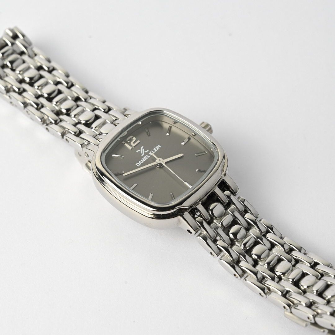 ساعة دانيال كلاين النسائية 