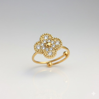 Signature Bloom Clover Stainless Steel Ring – Gold Finish