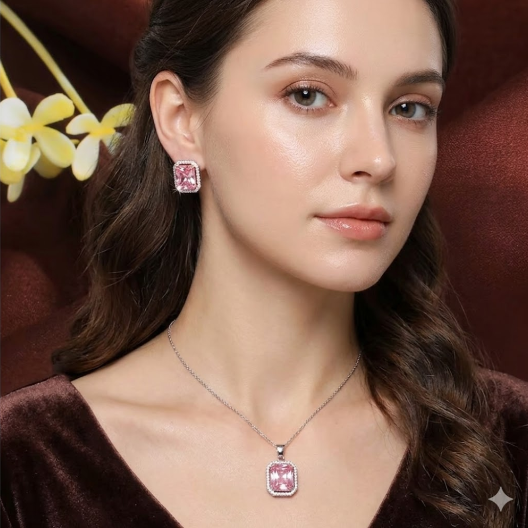 نصف طقم سيجنتشر مفعم بالبريق واللون الوردي بقصّة البرنسيس (Signature Jewelry)