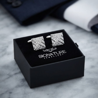 أزرار أكمام مربعة فضية بتصميم هندسي مرصع بالكريستال من Signature Jewelry